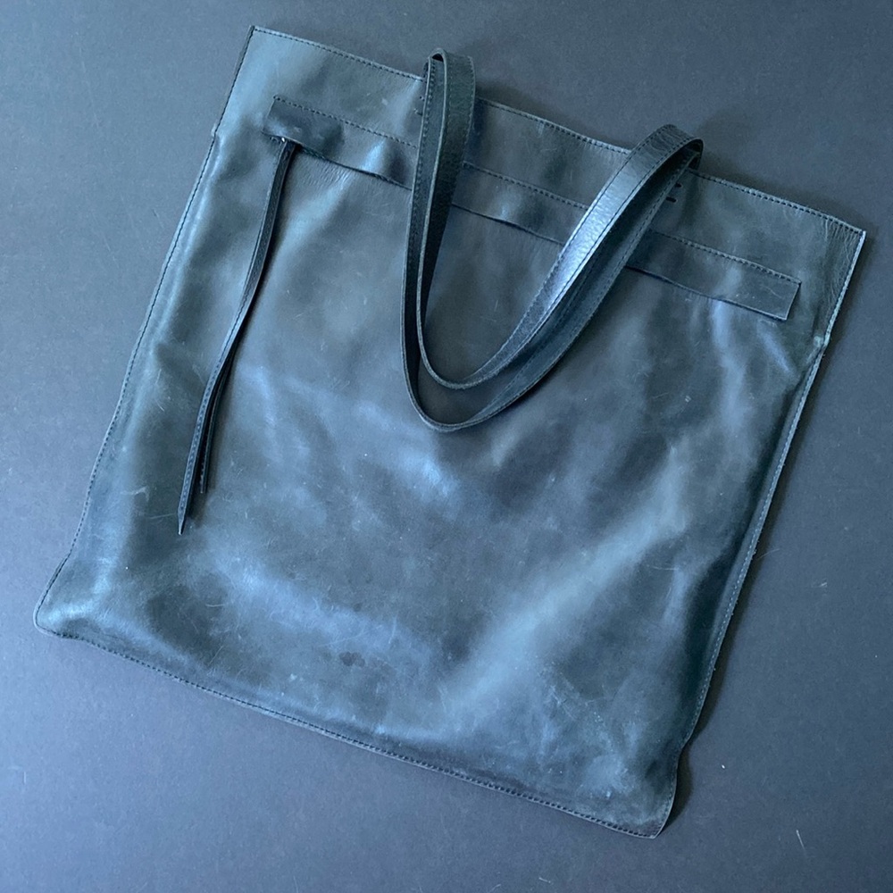 Addis Extra Large Black Leather Tote